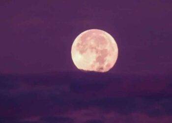 ¿A qué hora y dónde ver la Luna Rosa en Nuevo León?