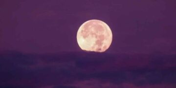 ¿A qué hora y dónde ver la Luna Rosa en Nuevo León?