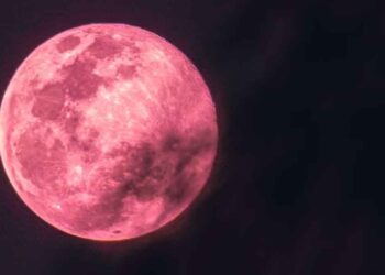 ¿Cuándo y a qué hora se podrá ver la Luna Rosa en México?
