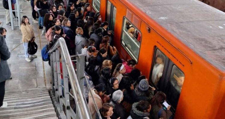 ¿Qué líneas del Metro de la Ciudad de México presentan retrasos el dia de hoy