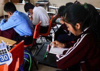 ¿Tendrán clases los estudiantes MAÑANA jueves 30 de abril?