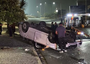 Accidente en la avenida Paseo de los Leones en García, Nuevo León, deja a un joven conductor lesionado
