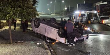 Accidente en la avenida Paseo de los Leones en García, Nuevo León, deja a un joven conductor lesionado