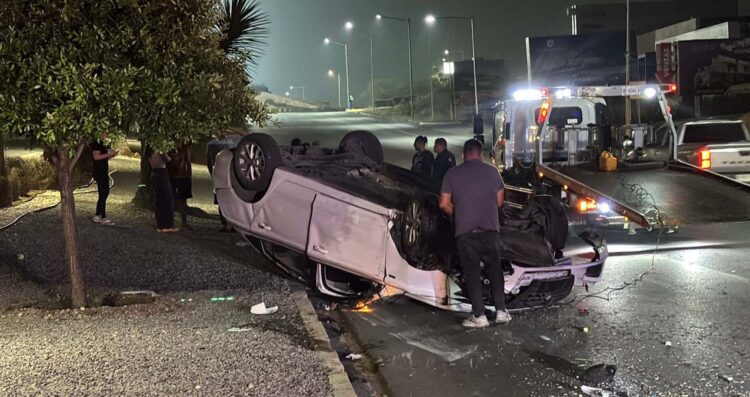 Accidente en la avenida Paseo de los Leones en García, Nuevo León, deja a un joven conductor lesionado