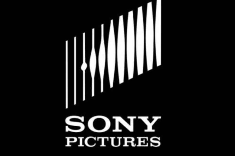 Alfonso Herrera firma acuerdo con Sony Pictures y expande su carrera