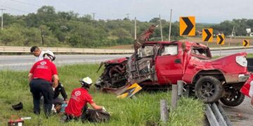 Automovilista resulta herido tras sufrir aparatosa volcadura en Montemorelos, NL