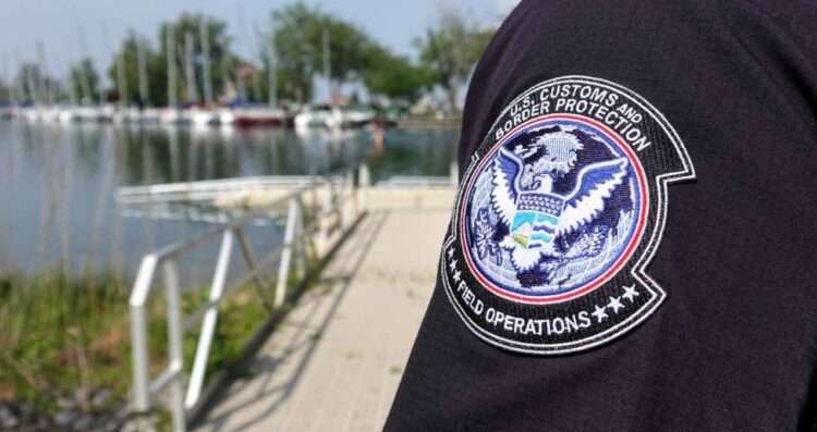 CBP intercepta armas ocultas en vehículo rumbo a Mexicali, Baja California