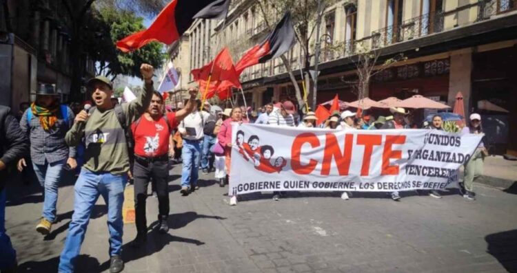 CNTE críticas calendario escolar