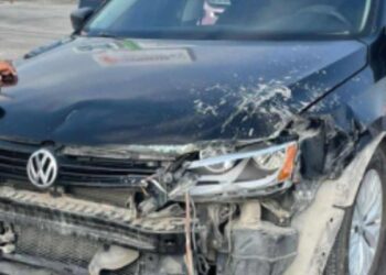 Choque entre auto y camión deja daños en Matamoros, Tamaulipas