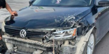 Choque entre auto y camión deja daños en Matamoros, Tamaulipas