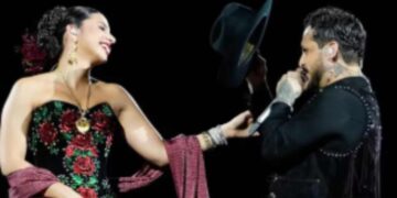 Christian Nodal envía importante mensaje de amor en pleno concierto
