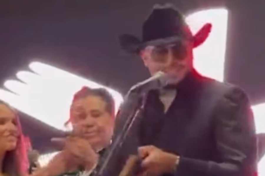 Cibad Hernández, novio de Alicia Villarreal, es reconocido como Influencer del Año