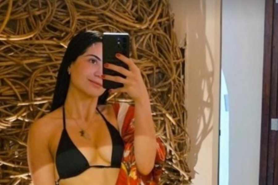 Cinthia Aparicio reaparece en la playa tras divorcio de Alexis Ayala