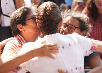 Claudia Sheinbaum dedica emotivo mensaje a las madres mexicanas por su día
