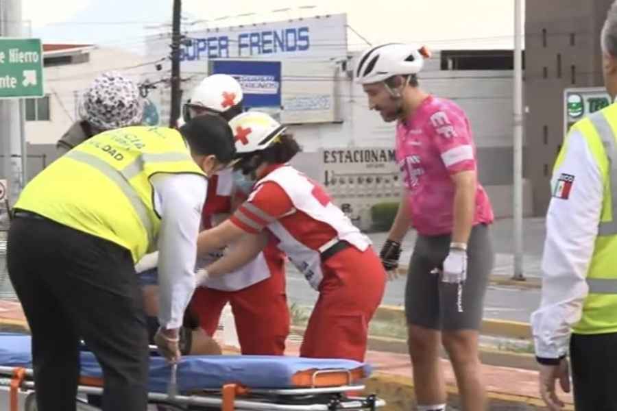 Conductor arrolla a ciclista y se da a la fuga en Monterrey, NL
