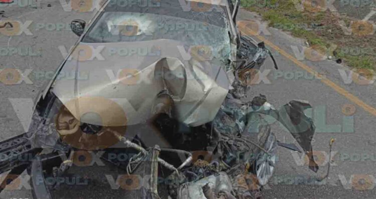 Conductor destroza su auto tras chocar en Altamira, Tamaulipas