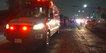 Conductor muere atropellado tras bajar de su camioneta en Escobedo, NL