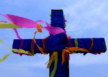 Día de la Santa Cruz 2026: ¿cuál es su origen y por qué lo celebran los albañiles?