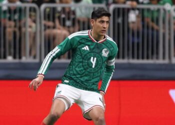 Edson Álvarez Tri
