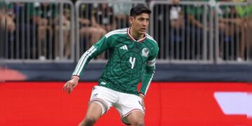 Edson Álvarez Tri