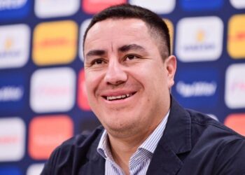 Efraín Juárez Europa