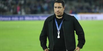 Efraín Juárez se queda en Pumas