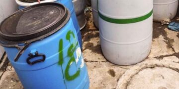 Ejército Mexicano decomisa 750 litros de precursores químicos en Culiacán, Sinaloa