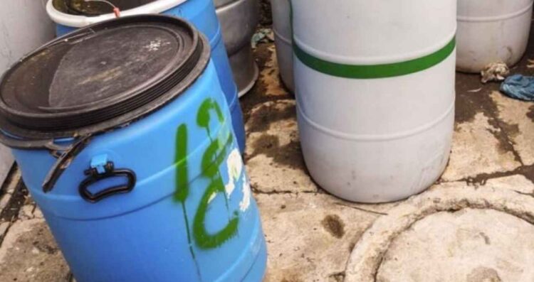 Ejército Mexicano decomisa 750 litros de precursores químicos en Culiacán, Sinaloa