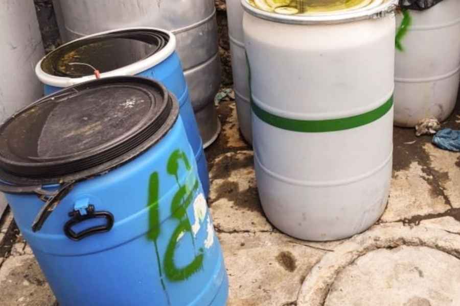 Ejército Mexicano decomisa 750 litros de precursores químicos en Culiacán, Sinaloa