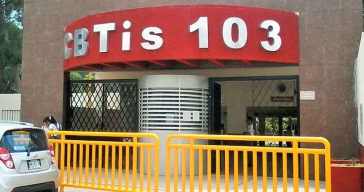 Embarazo no frena estudios de dos alumnas en CBTis 103 de Cd. Madero, Tamaulipas