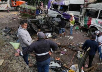En zona rural de Colombia, enfrentamiento entre guerrillas deja muertos 