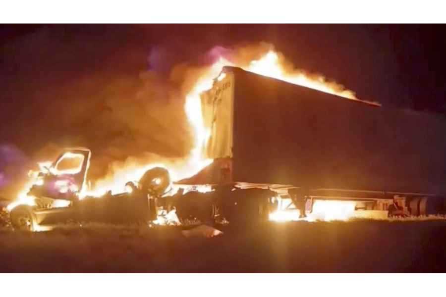 Fatal accidente en la Autopista Monterrey-Laredo deja dos personas calcinadas y 5 lesionados