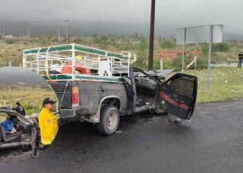 Fuerte accidente en Santa Catarina, Nuevo León, deja dos personas prensadas