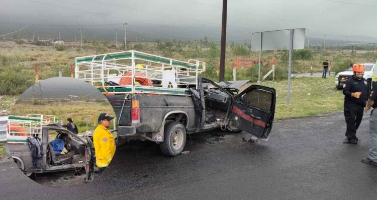 Fuerte accidente en Santa Catarina, Nuevo León, deja dos personas prensadas