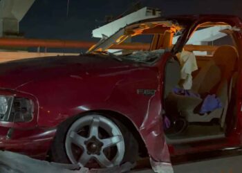 Fuerte volcadura en la avenida Miguel Alemán en Apodaca, Nuevo León, deja dos personas heridas