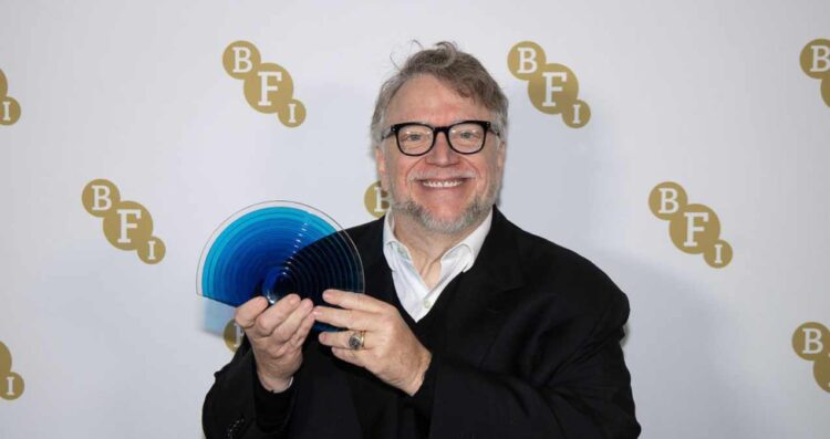 Guillermo del Toro hace historia al recibir máximo premio del BFI