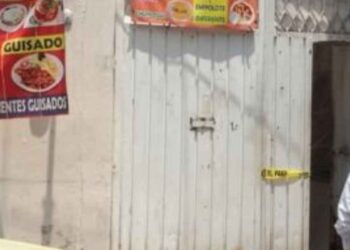 Hallan a hombre sin vida enterrado dentro de fonda en Ciudad de México