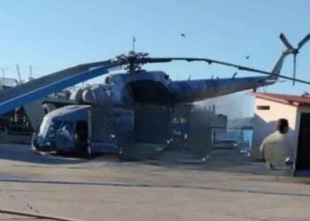 Helicóptero de la Marina aterriza de emergencia en Sinaloa por falla en el motor