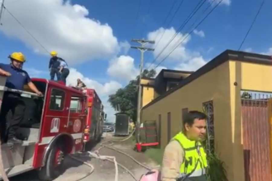 Incendio moviliza a Bomberos en vivienda de Matamoros, Tamaulipas