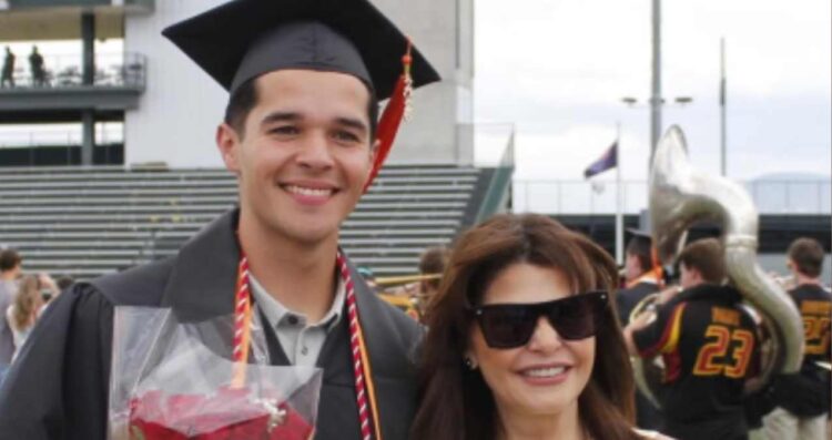 Itatí Cantoral celebra con orgullo la graduación de su hijo Roberto