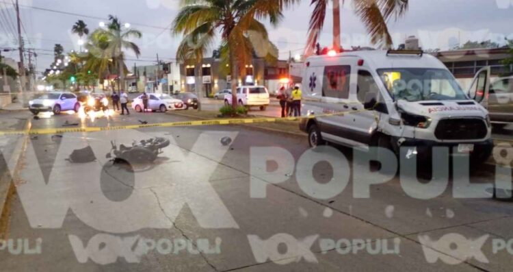 Joven motociclista pierde la vida en hospital tras chocar contra ambulancia en Ciudad Madero, Tamaulipas