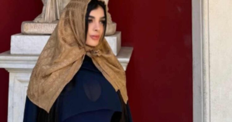 Karely Ruiz visita el Vaticano y llama la atención por su elegante look