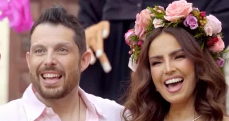 Karla Díaz inicia su boda religiosa en San Miguel de Allende