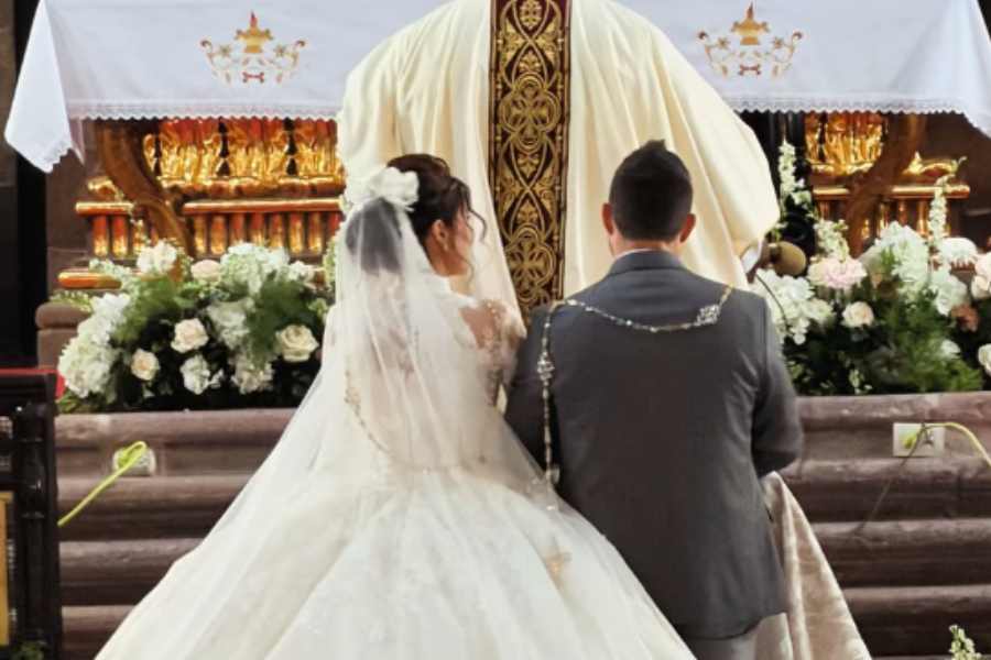 Karla Díaz y Daniel Dayz celebran su boda religiosa en San Miguel de Allende