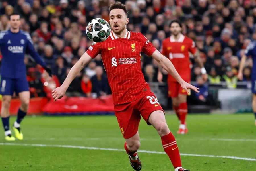 Liverpool dedica monumento en Anfield a Diogo Jota y André