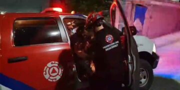 Localizan con vida a adulta mayor tras extraviarse en el Cerro del Topo Chico en Monterrey, NL