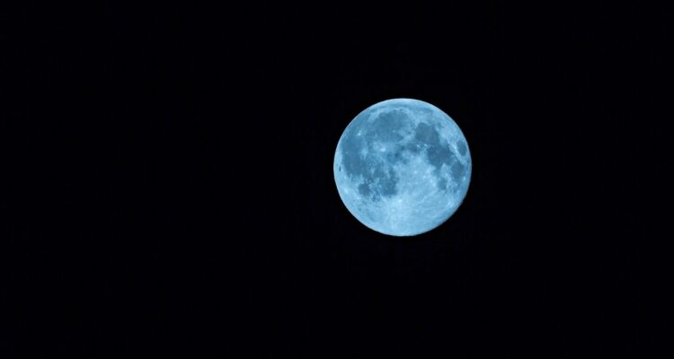 Luna Azul