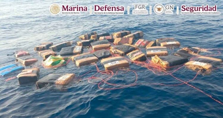 Marina asegura más de dos toneladas de cocaína en costas de Oaxaca