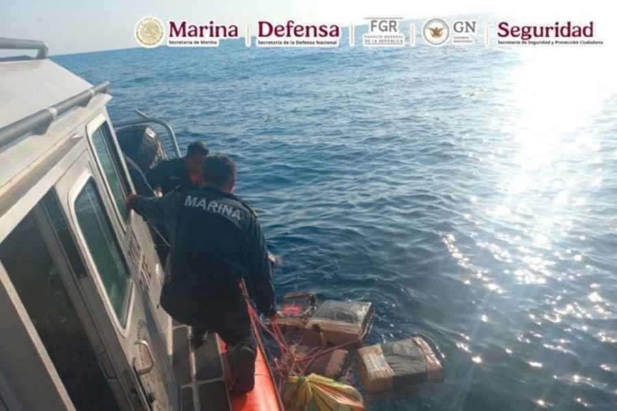 Marina asegura más de dos toneladas de cocaína en costas de Oaxaca