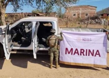 Marina asegura vehículos, droga y armamento durante operativos en Sinaloa